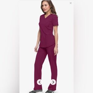 Scrubs pants and t shirt 🫶🏻